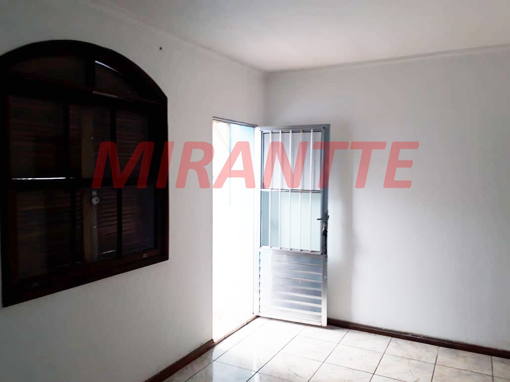 Sobrado de 162m² com 6 quartos em Tremembe