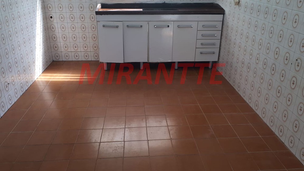 Sobrado de 162m² com 6 quartos em Tremembe
