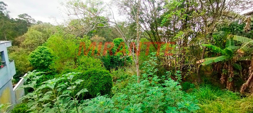 Terreno de 698m² em Jardim Ibiratiba