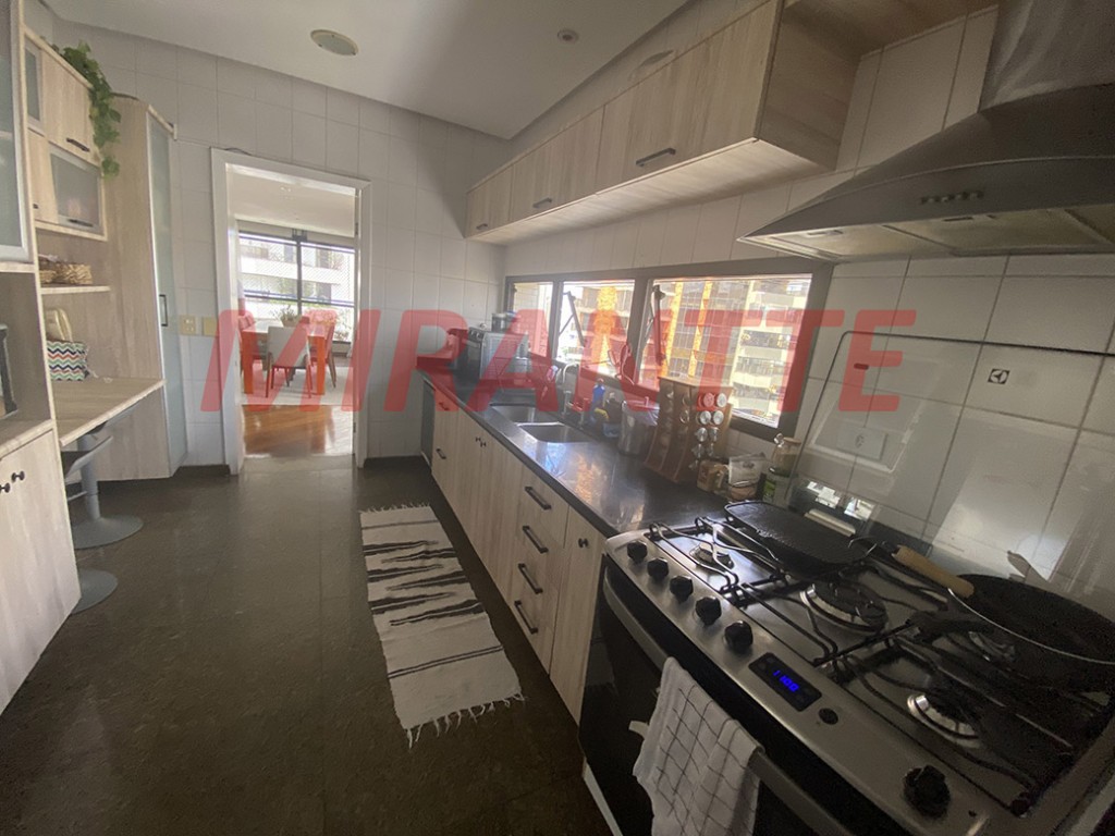 Apartamento de 230m² com 4 quartos em Santana