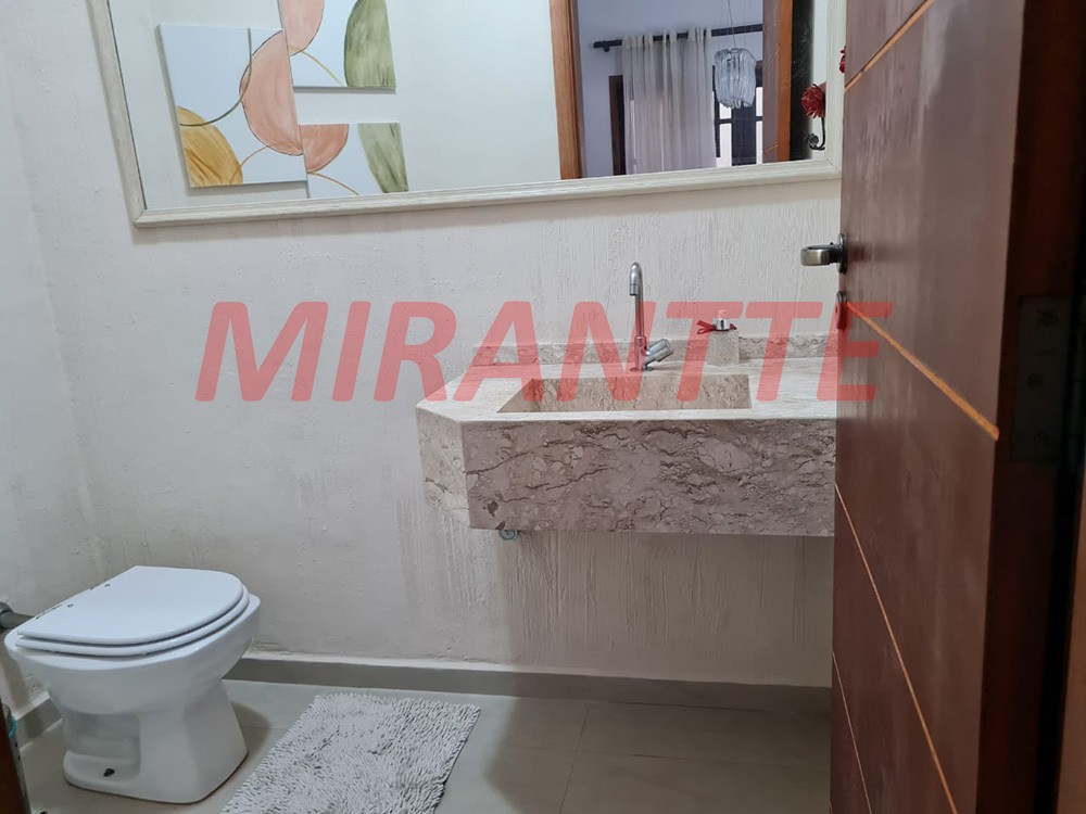 Sobrado de 360m² com 3 quartos em Horto Florestal