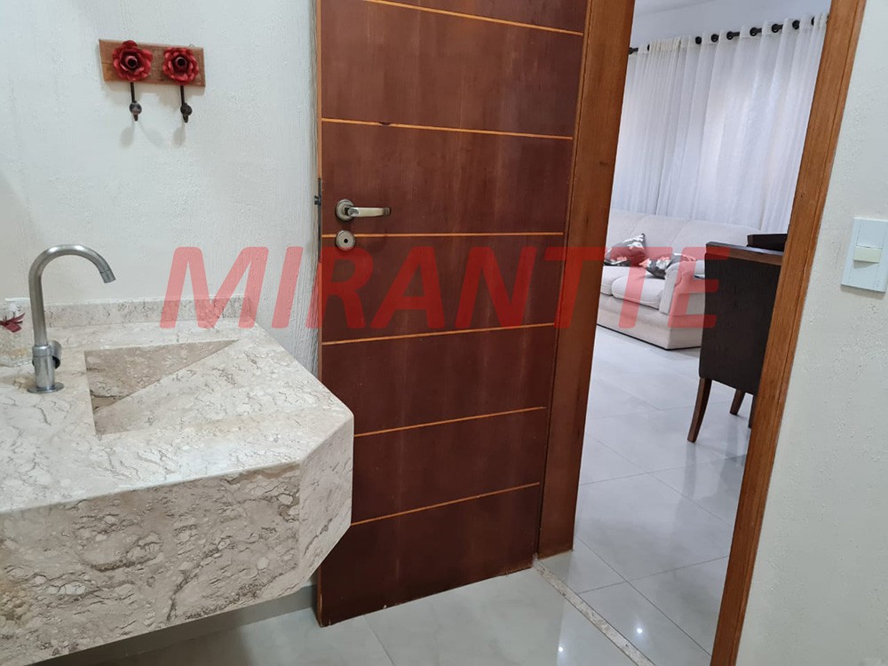 Sobrado de 360m² com 3 quartos em Horto Florestal