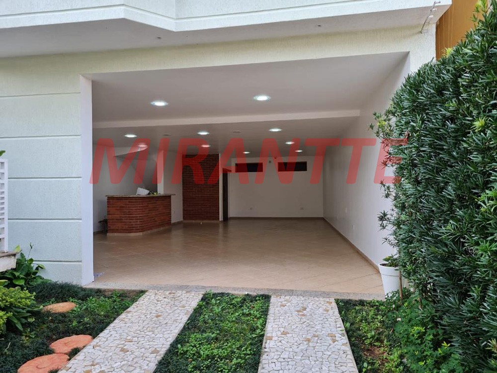 Sobrado de 360m² com 3 quartos em Horto Florestal