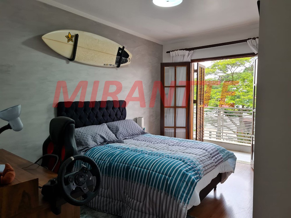 Sobrado de 360m² com 3 quartos em Horto Florestal