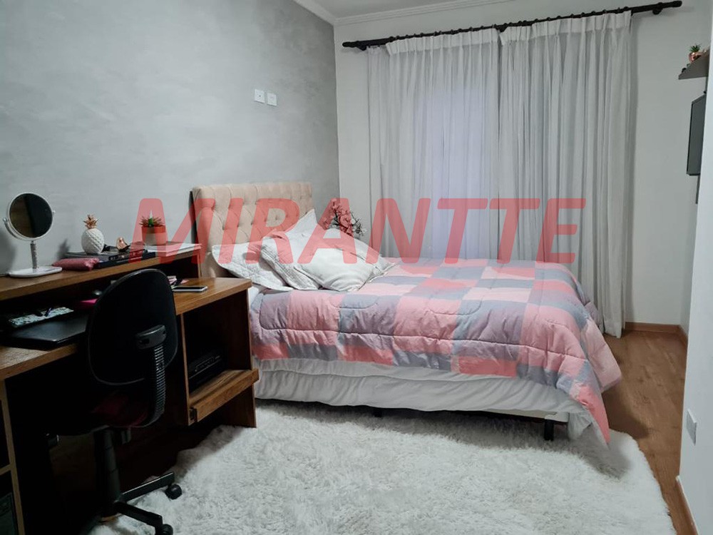 Sobrado de 360m² com 3 quartos em Horto Florestal