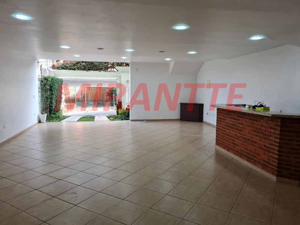 Sobrado de 360m² com 3 quartos em Horto Florestal