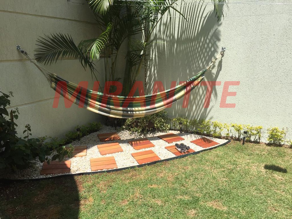 Sobrado de 360m² com 3 quartos em Horto Florestal