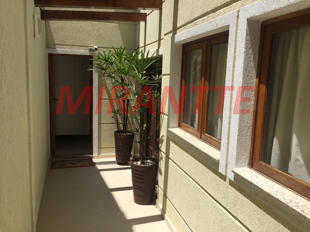Sobrado de 360m² com 3 quartos em Horto Florestal