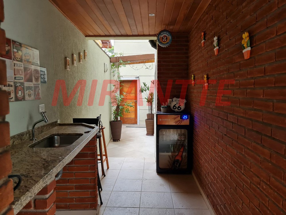 Sobrado de 360m² com 3 quartos em Horto Florestal