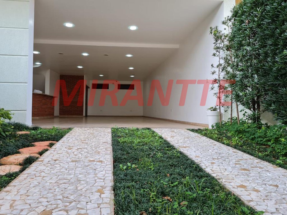 Sobrado de 360m² com 3 quartos em Horto Florestal
