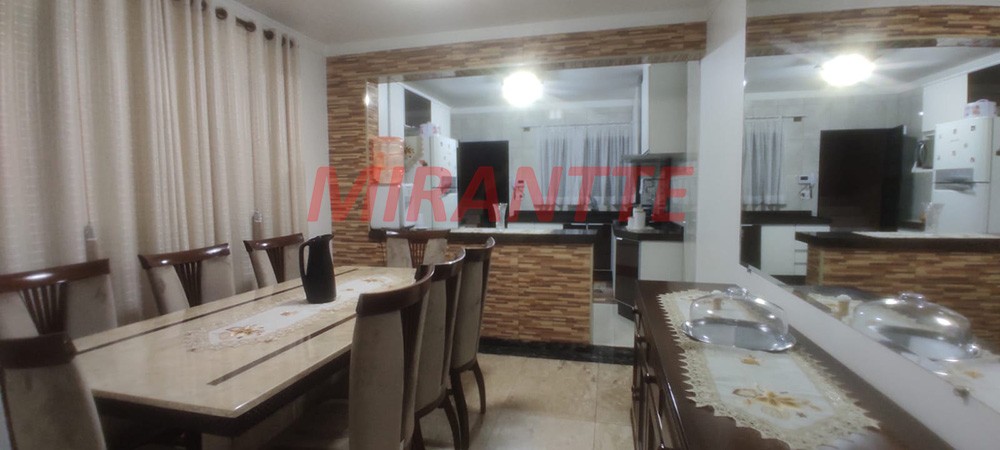 Sobrado de 125m² com 3 quartos em Vila Galvão