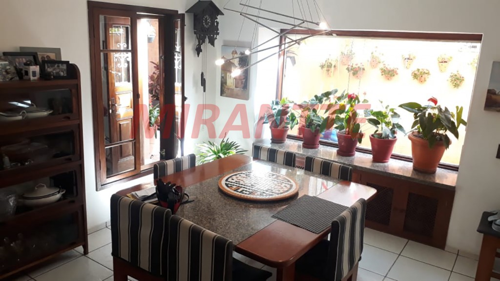Sobrado de 195m² com 3 quartos em Aclimação