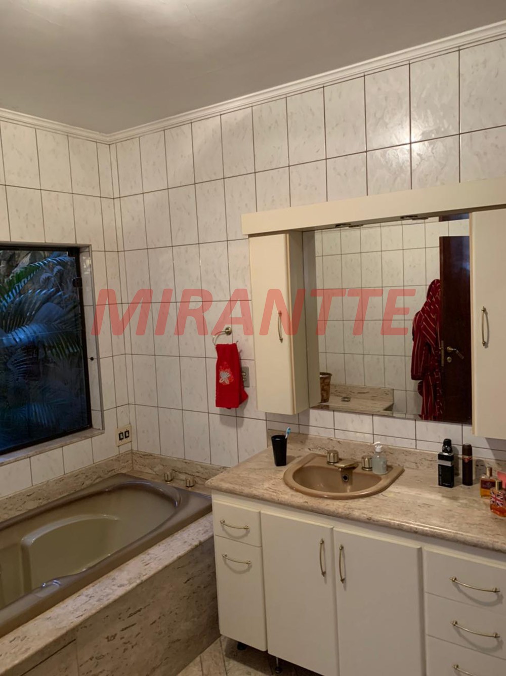 Sobrado de 221m² com 3 quartos em Vila Celeste