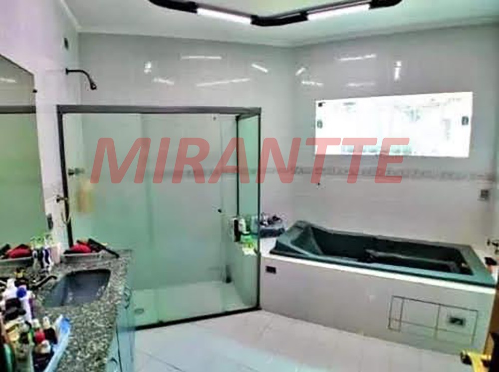 Sobrado de 250m² com 3 quartos em Jardim Oriental