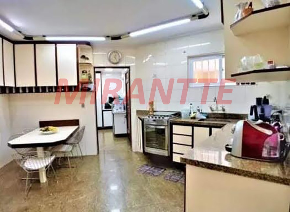 Sobrado de 250m² com 3 quartos em Jardim Oriental