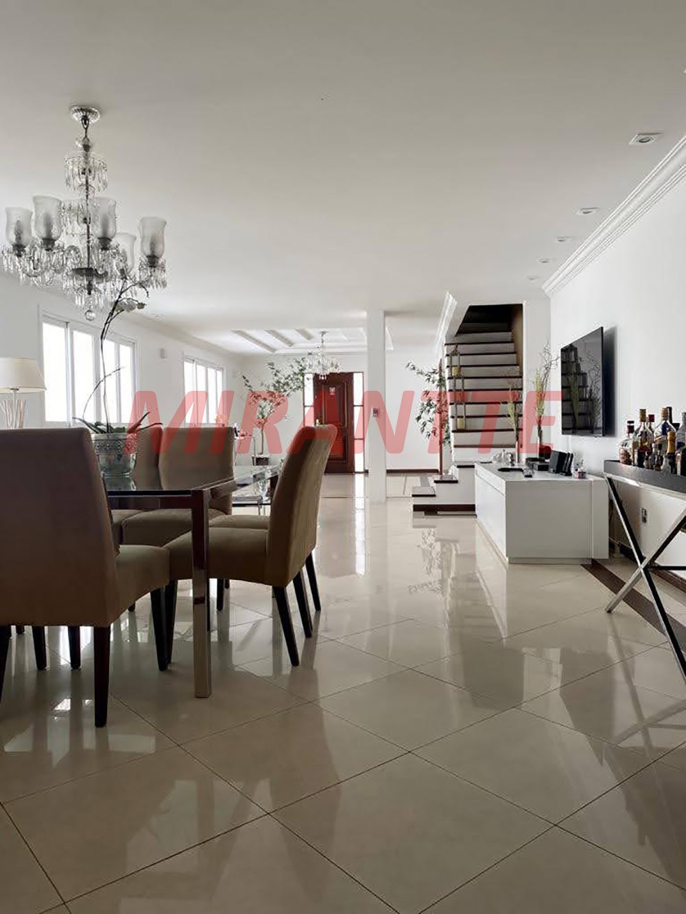 Sobrado de 250m² com 3 quartos em Jardim Oriental