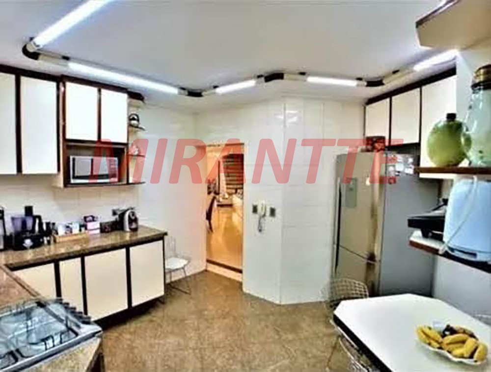 Sobrado de 250m² com 3 quartos em Jardim Oriental