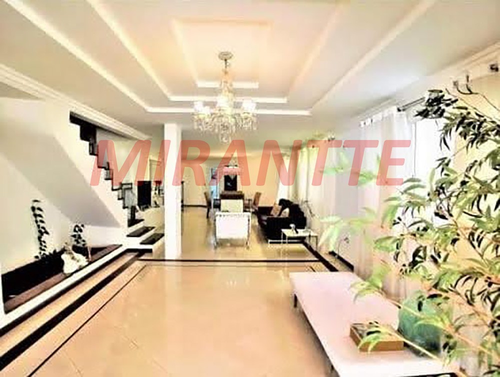 Sobrado de 250m² com 3 quartos em Jardim Oriental