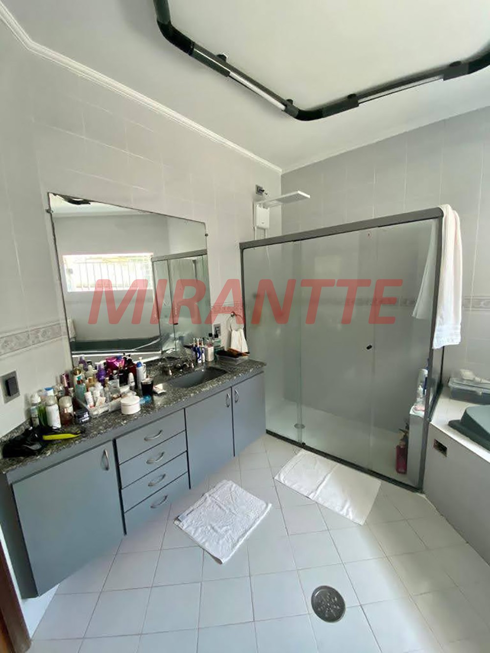 Sobrado de 250m² com 3 quartos em Jardim Oriental