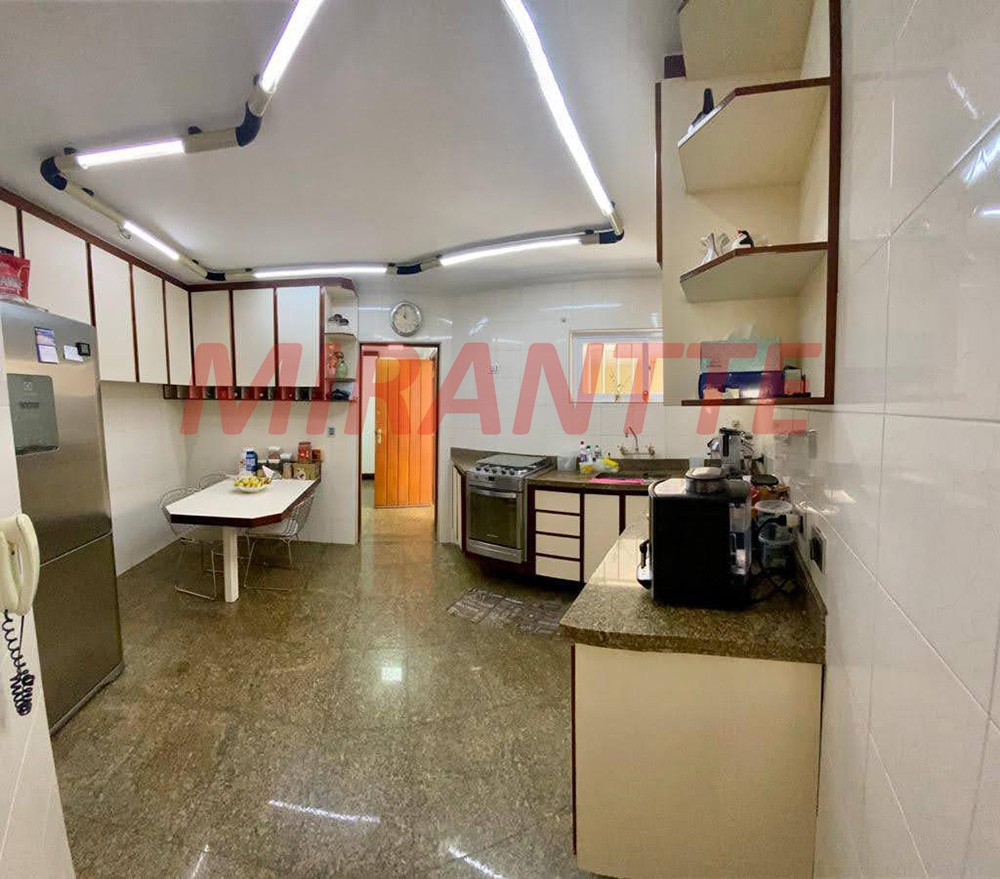 Sobrado de 250m² com 3 quartos em Jardim Oriental