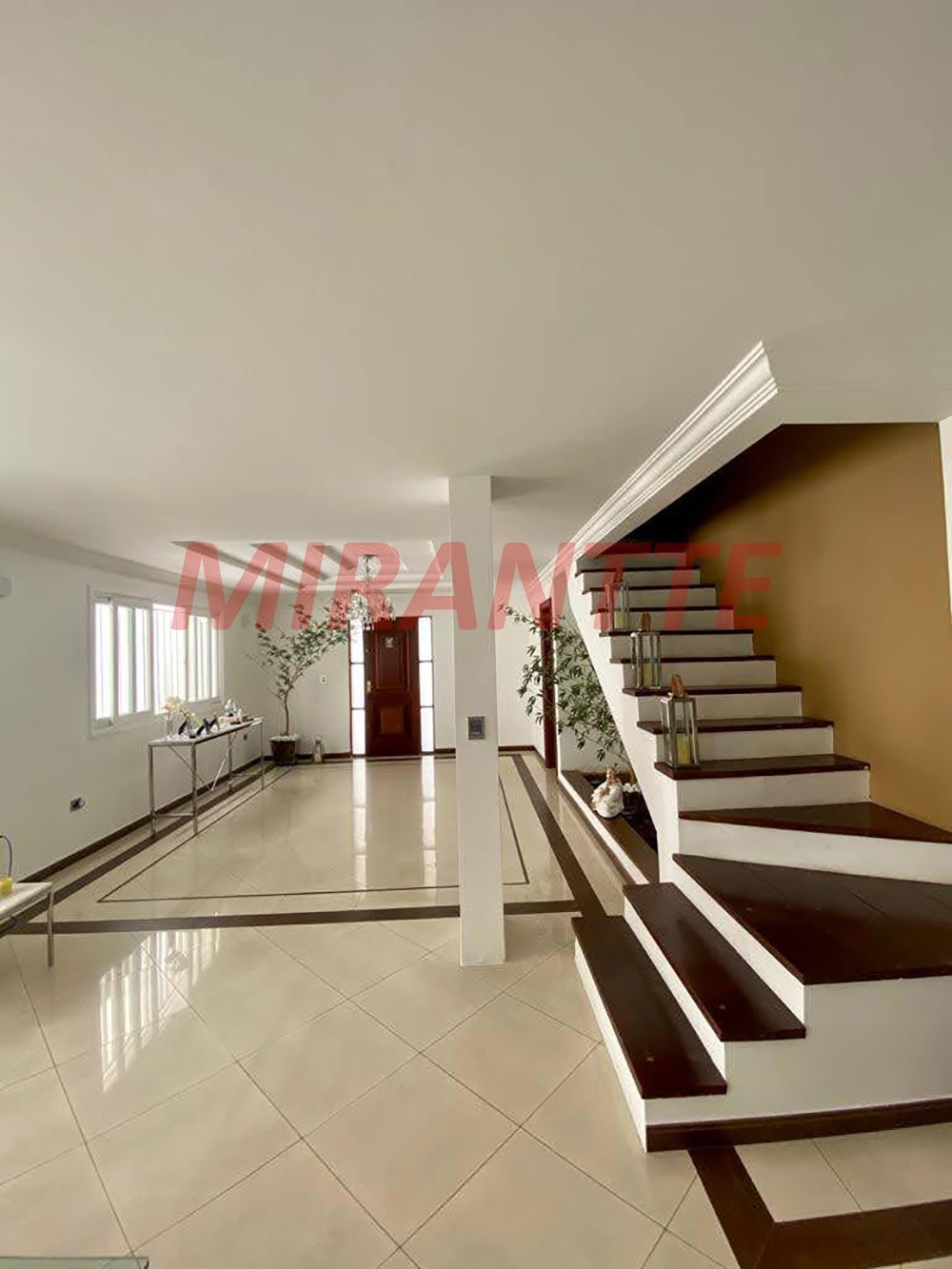 Sobrado de 250m² com 3 quartos em Jardim Oriental