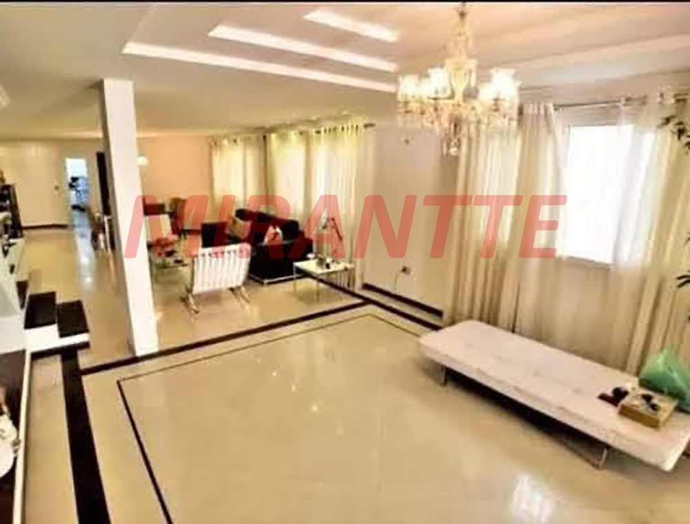 Sobrado de 250m² com 3 quartos em Jardim Oriental