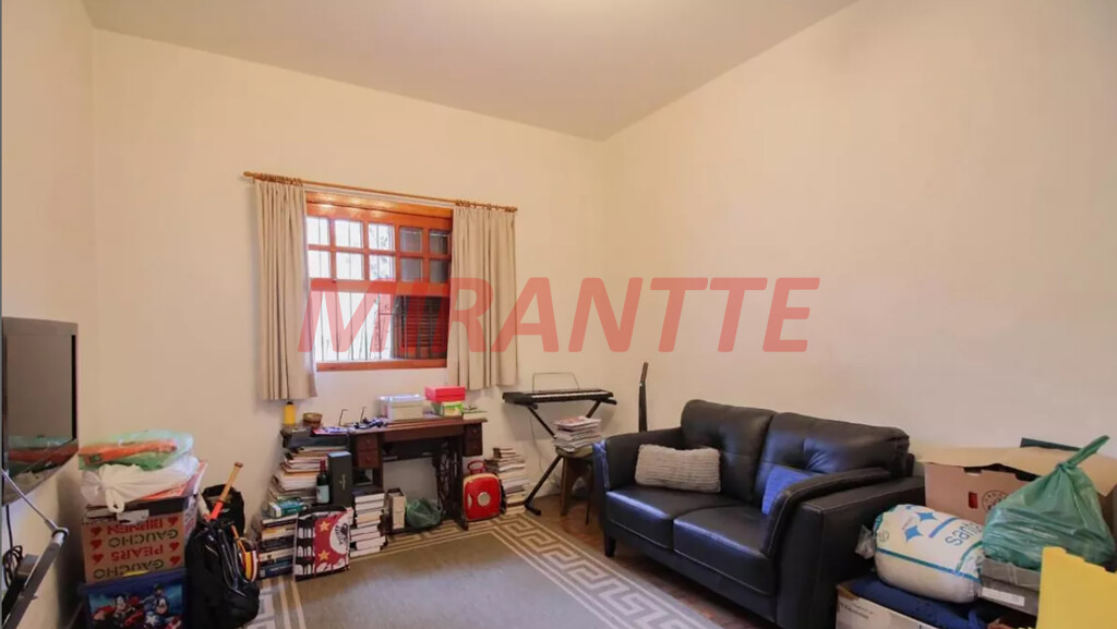 Sobrado de 360m² com 4 quartos em Água Fria