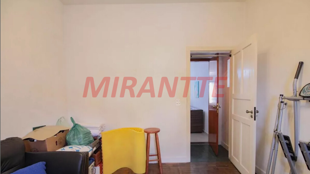 Sobrado de 360m² com 4 quartos em Água Fria