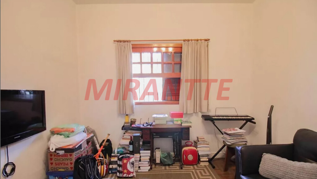 Sobrado de 360m² com 4 quartos em Água Fria