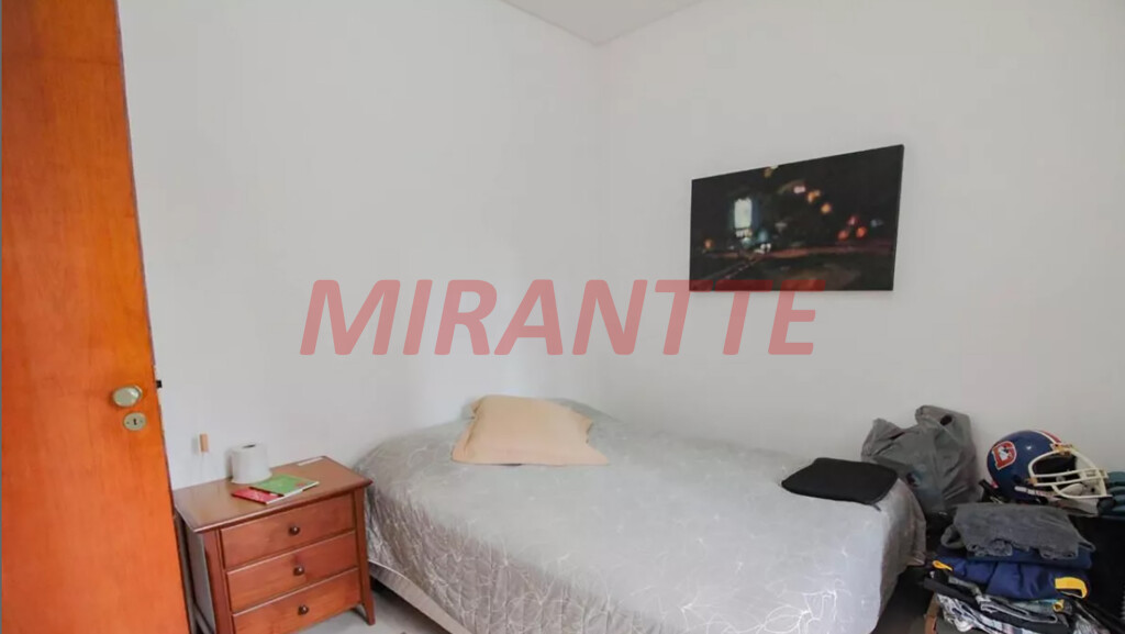 Sobrado de 360m² com 4 quartos em Água Fria