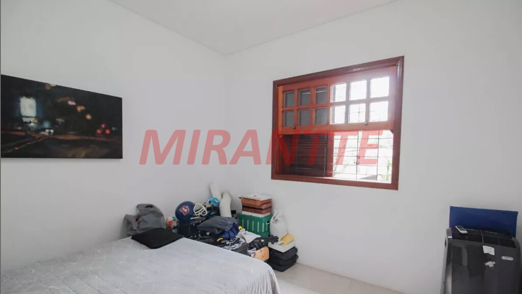 Sobrado de 360m² com 4 quartos em Água Fria