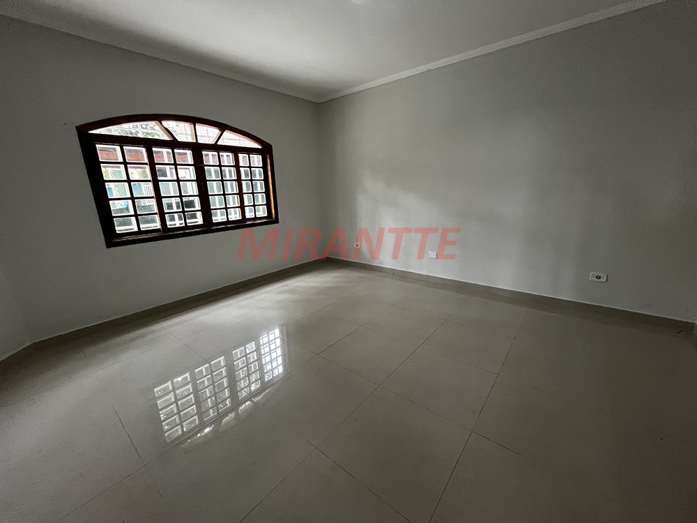 Sobrado de 371m² com 4 quartos em Jardim Samambaia – Mairiporã