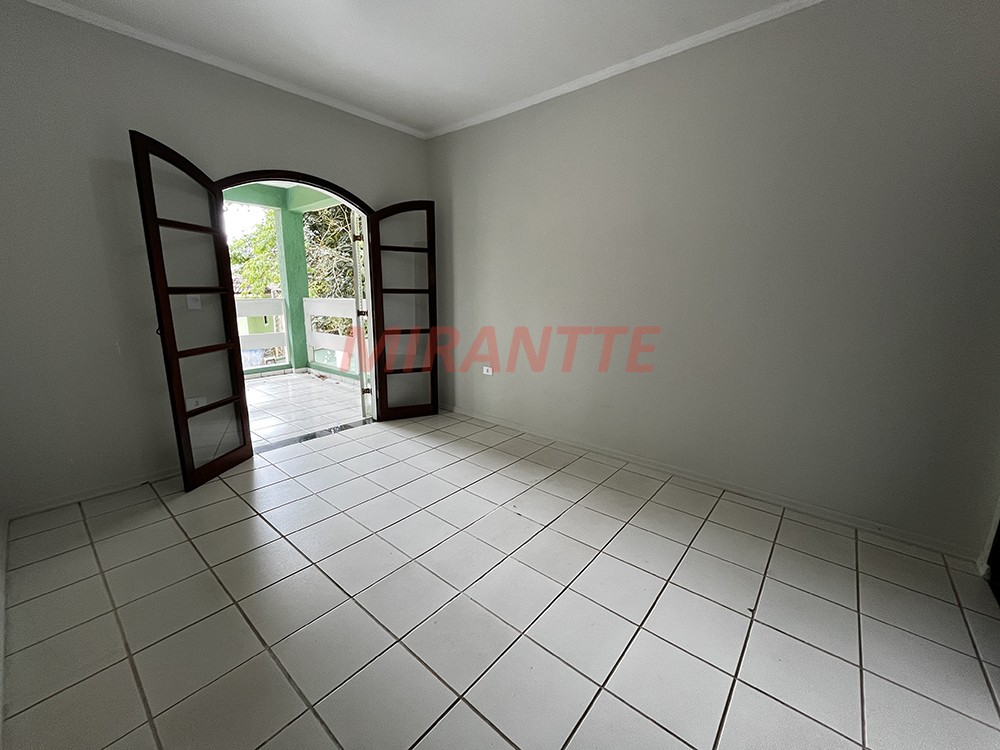 Sobrado de 371m² com 4 quartos em Jardim Samambaia – Mairiporã