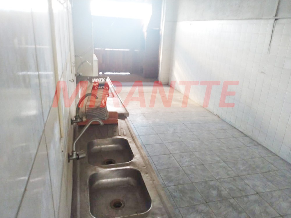 Comercial de 300m² em Limão
