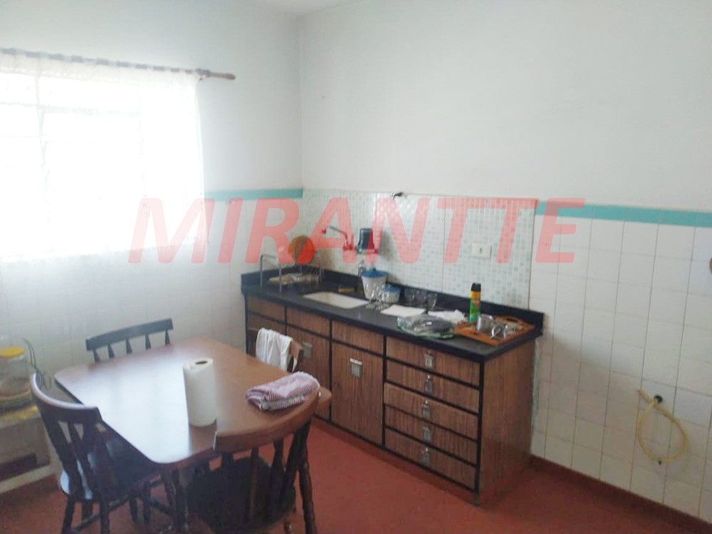 Comercial de 300m² em Limão