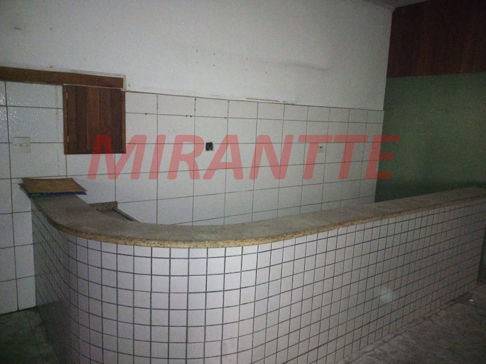 Comercial de 300m² em Limão