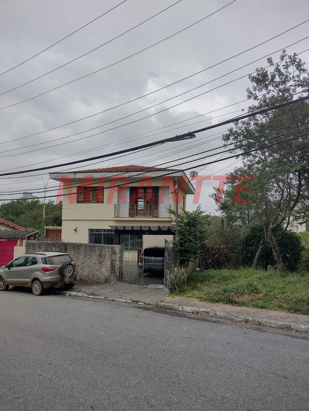 Sobrado de 172m² com 3 quartos em Tremembe