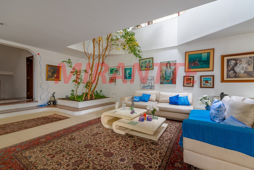 Sobrado de 607m² com 4 quartos em Cidade Jardim