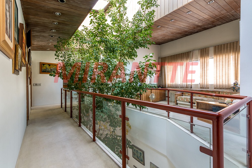 Sobrado de 607m² com 4 quartos em Cidade Jardim