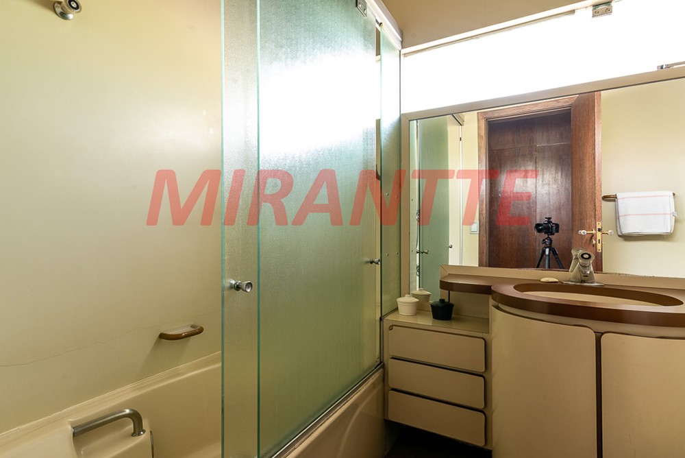 Sobrado de 607m² com 4 quartos em Cidade Jardim