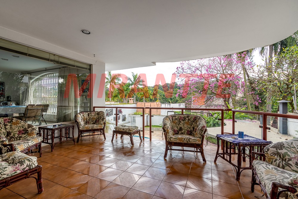 Sobrado de 607m² com 4 quartos em Cidade Jardim