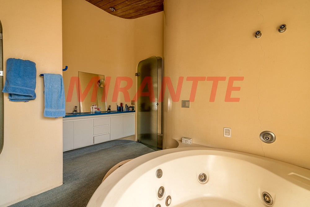 Sobrado de 607m² com 4 quartos em Cidade Jardim