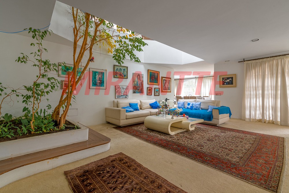 Sobrado de 607m² com 4 quartos em Cidade Jardim
