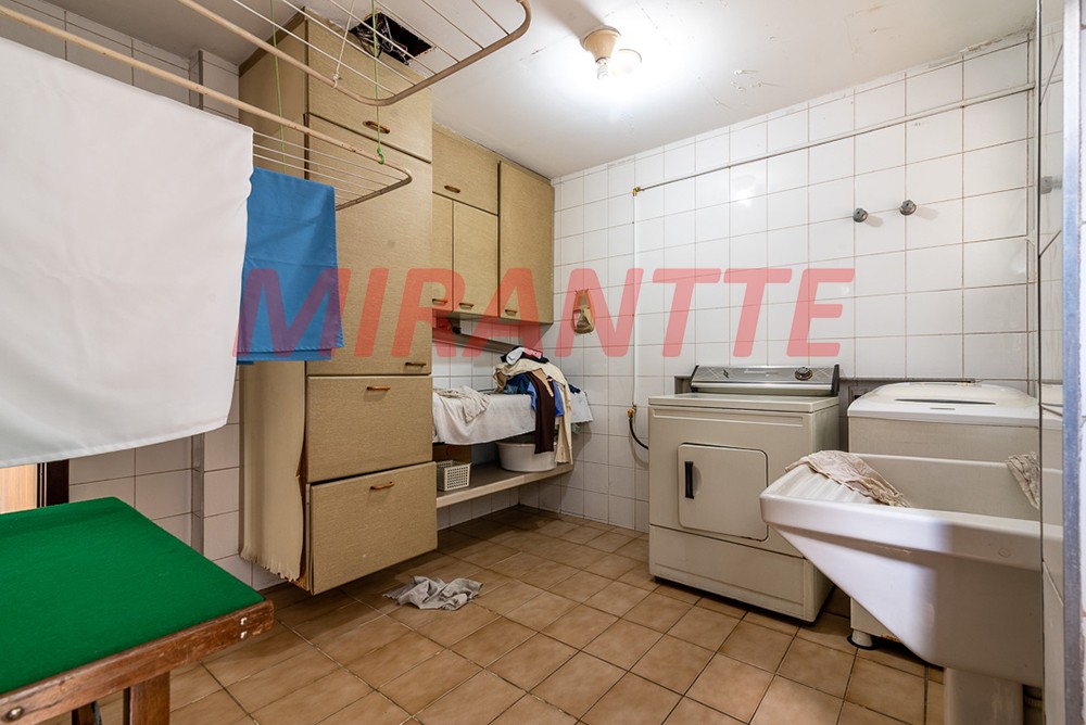 Sobrado de 607m² com 4 quartos em Cidade Jardim