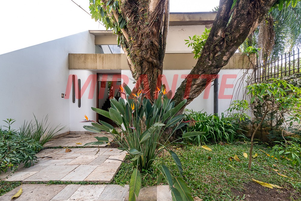 Sobrado de 607m² com 4 quartos em Cidade Jardim