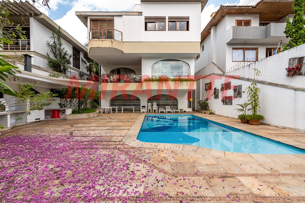 Sobrado de 607m² com 4 quartos em Cidade Jardim