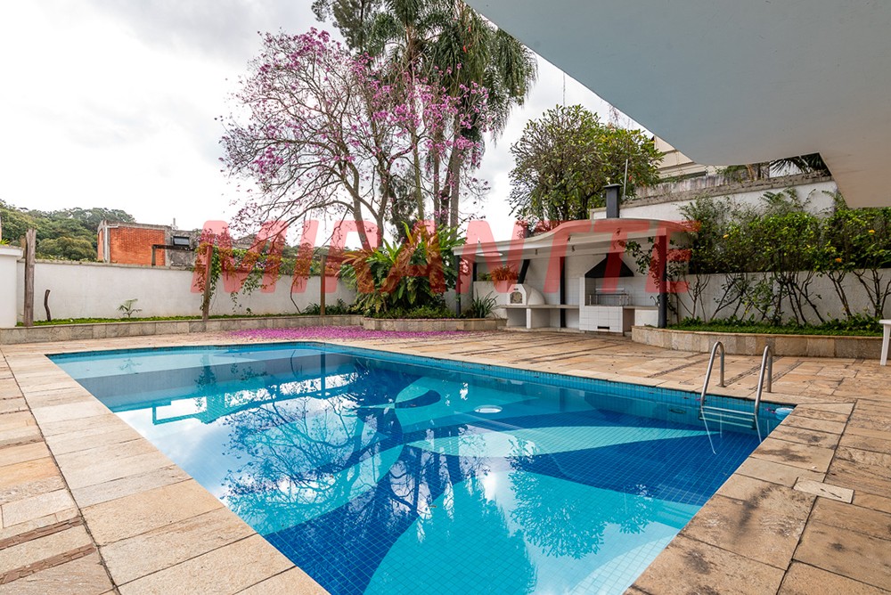 Sobrado de 607m² com 4 quartos em Cidade Jardim
