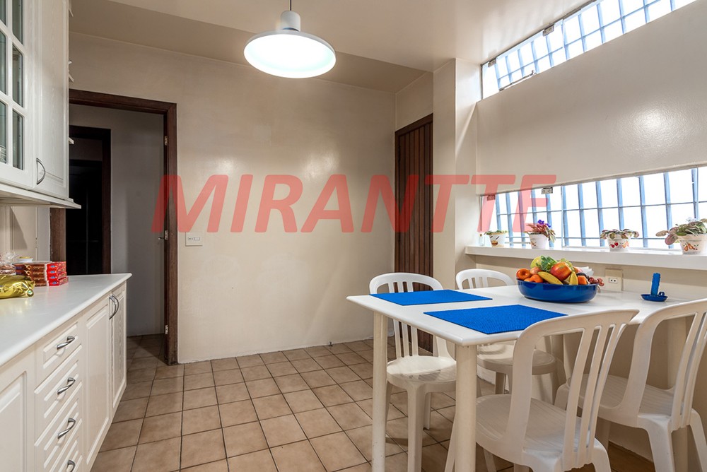 Sobrado de 607m² com 4 quartos em Cidade Jardim