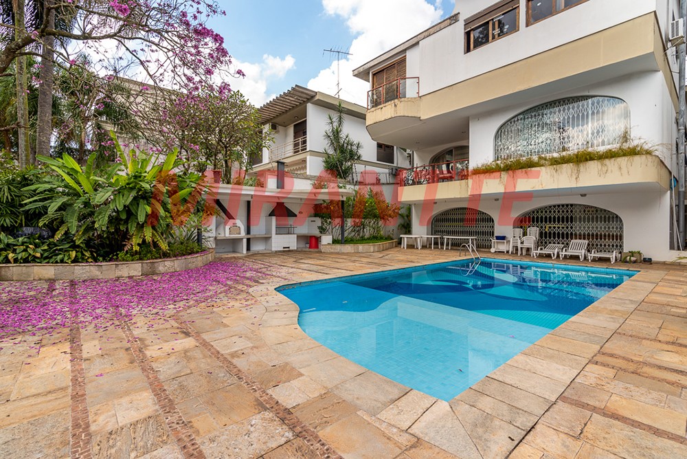 Sobrado de 607m² com 4 quartos em Cidade Jardim