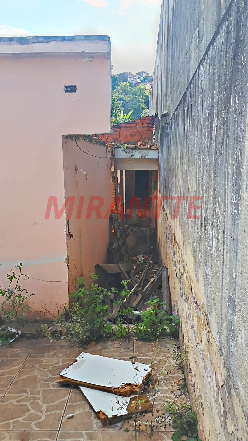 Terreno de 400m² em Vila Nilo